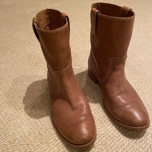 Women’s Frye tan leather boots